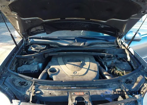 2010 Mercedes-Benz Gl 450 4Matic z USA, uszkodzony, nr VIN 4JGBF7BE1AA611123